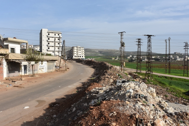 YPG/PKK'lı teröristler, Afrin'i yakıp yıkarak kaçtı